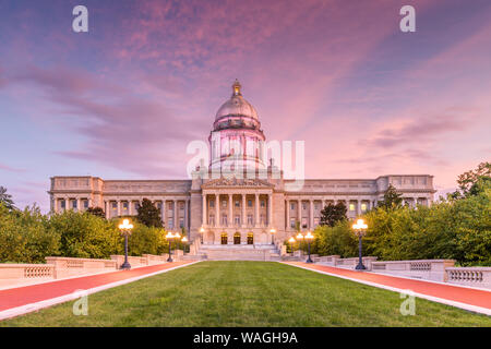 Frankfort, Kentucky, USA Mit der Kentucky State Capitol in der Abenddämmerung. Stockfoto