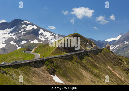 Mountain pass Fuscher Törl/Fuscher Toerl (2428 m), landschaftlich schöne Strecke im Nationalpark Hohe Tauern/Hohe Tauern NP im Sommer, Salzburg, Österreich Stockfoto