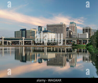 Sonnenaufgang an der schönen Stadt Orlando in Zentral Florida am 20. August 2019 Stockfoto