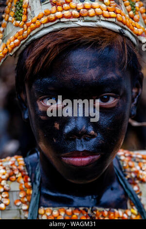 Ein Filipino Kind nimmt an der Parade während der ati-atihan-Festival, Kalibo, Panay Island, Aklan Provinz, die Philippinen Stockfoto