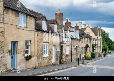 Cotswold stone Gebäude entlang Hailes Street, Winchcombe, Gloucestershire, England Stockfoto