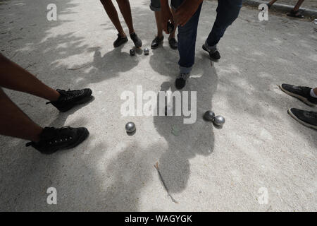 Im Laufe des Monats Juli sind größte Turnier der Welt von Boule Spiel der Provence Marseille Frankreich durchgeführt. Mehr als 12.000 Spieler in Stockfoto