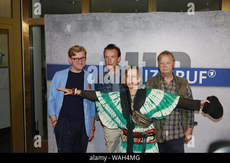 08/20/2019, Berlin, Deutschland. Klaudiusz Kaufmann, Lucas Gregorowicz, Maria Simon und Fritz Roth bei der Preview des neuen rbb Polizei 110: heimatliebe am Kurfürstendamm in Berlin-Charlottenburg. Stockfoto