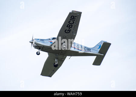 Piper PA-28 Warrior durch Behinderte vorgesteuerten Stockfoto