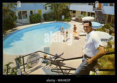 Vintage souvenir Postkarte von Star Dodger Krug Sandy Koufax Pool an seinem Tropicana Motel in West Hollywood um 1960 n. Stockfoto