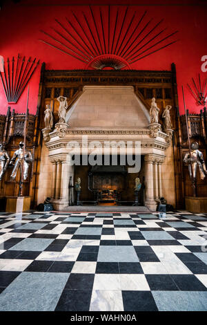 Schwarz und weiß gefliesten Boden vor dem Kamin in der großen Zimmer des Edinburgh Castle, Altstadt, Edinburgh, Schottland, Großbritannien Stockfoto