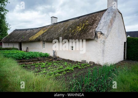 Äußere des bescheidenen Scheune Geburtshaus von Robert Burns home, geboren am Jan 25, 1759, in Alloway, Ayrshire, Schottland, Großbritannien Stockfoto