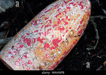 Hummer Boje in Deep Cove gewaschen, Isle Au Haut, Maine. Stockfoto