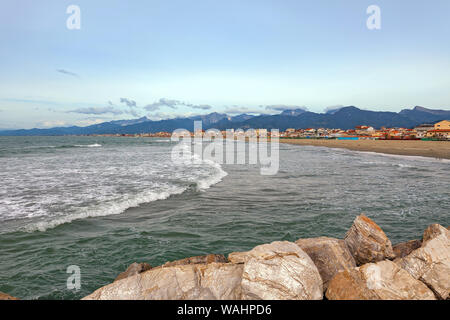 Viareggio ist eine Stadt und Gemeinde im Norden der Toskana, Italien, an der Küste des Tyrrhenischen Meeres. Stockfoto