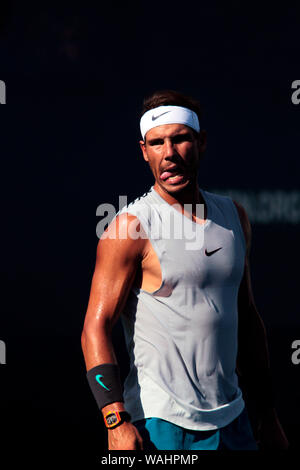 Flushing Meadows, New York - Rafael Nadal aus Spanien. 20 Aug, 2019. Während einer Übung an der National Tennis Center in Flushing Meadows, New York in Vorbereitung auf die US Open, die am kommenden Montag beginnt. Quelle: Adam Stoltman/Alamy leben Nachrichten Stockfoto