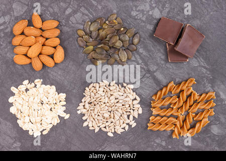 Verschiedene Zutaten Magnesium, Vitamine, Ballaststoffe und Mineralien. Gesund gesunde Ernährung Stockfoto