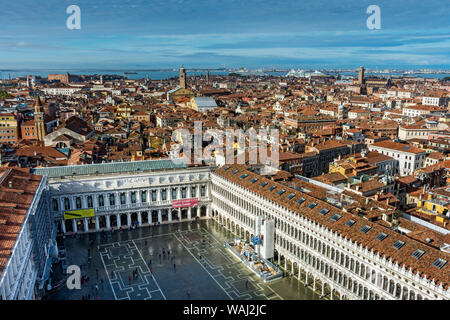 Blick auf Venedig über Saint Mark's Square, vom Campanile di San Marco (Kirchturm), Venedig, Italien Stockfoto