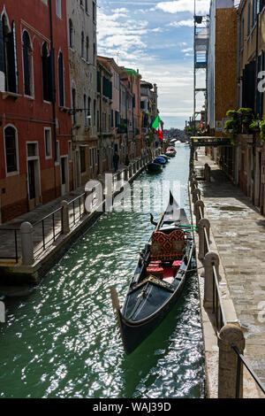 Gondel auf dem Rio de la Formace Kanal von der Ponte San Gregorio Brücke, Venedig, Italien Stockfoto