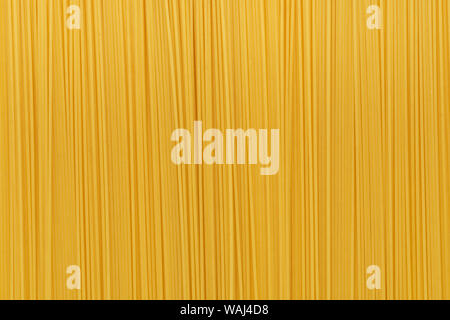 Trockene ungekochte spaghetti Pasta als Hintergrund. Flach. Stockfoto