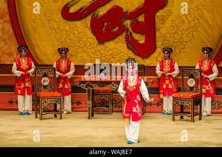 Chinesische Oper Darsteller, Ko Shan Theater, Kowloon, Hong Kong, China. Stockfoto