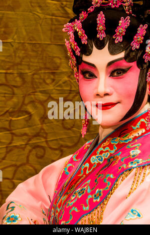 Chinesische Oper Darsteller, Ko Shan Theater, Kowloon, Hong Kong, China. Stockfoto