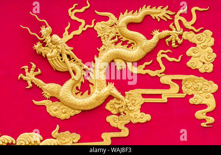 Dragon Motiv an den Zehn Tausend Buddhas Monastery, Sha Tin, Hongkong, China. Stockfoto