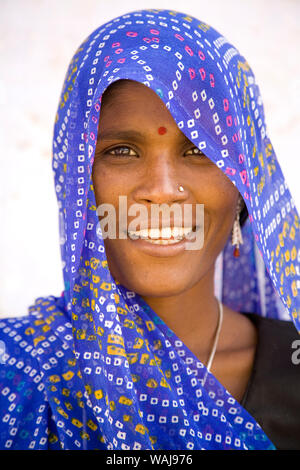 Indien, Rajasthan, Pushkar. Portrait von lächelnden Dorf Frau. Kredit als: Jim Nilsen/Jaynes Galerie/DanitaDelimont.com Stockfoto