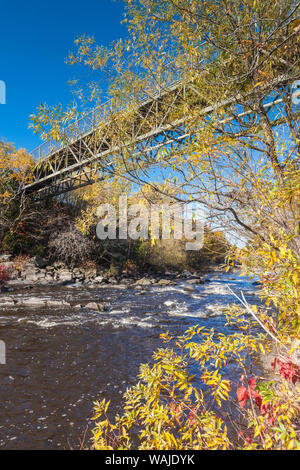 Kanada, Quebec, Riviere-du-Loup. Parc des Chutes Park im Herbst Stockfoto