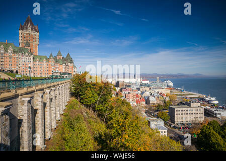 Kanada, Quebec, Quebec City. Chateau Frontenac, Terrasse Dufferin und alte untere Stadt Stockfoto