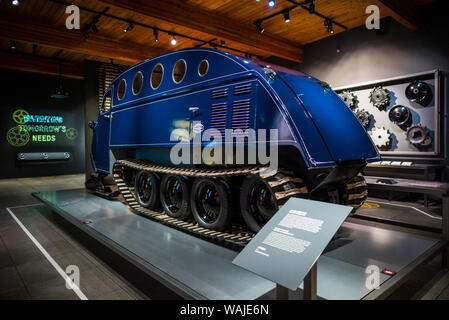 Kanada, Quebec, Valcourt. Musee Joseph-Armand Bombardier, Museum, das der Erfinder der modernen Snowmobile gewidmet, frühe snowmobile Prototyp Stockfoto