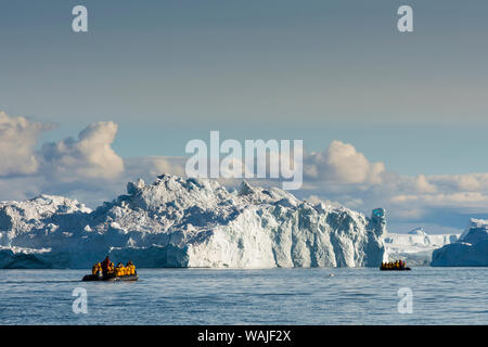 Grönland. Ilulissat. Sternzeichen Kreuzfahrt unter der Eisberge im Eisfjord. Stockfoto