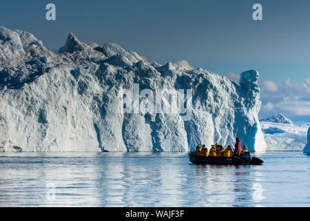 Grönland. Ilulissat. Sternzeichen Kreuzfahrt unter der Eisberge im Eisfjord. Stockfoto