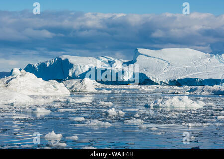Grönland. Ilulissat. Eisberge und brash Eis im Eisfjord. Stockfoto