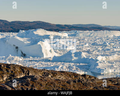 Touristen bewundern die Fjord. Ilulissat Icefjord Ilulissat oder auch als kangia Kangerlua. Die icefjord ist als UNESCO-Weltkulturerbe. Stockfoto