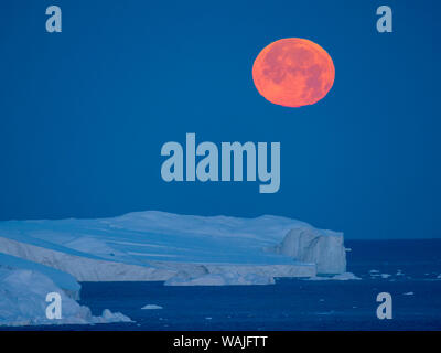 Vollmond. Ilulissat Icefjord Ilulissat Kangerlua kangia oder auch an der Diskobucht genannt. Die icefjord ist als UNESCO-Weltkulturerbe. Stockfoto