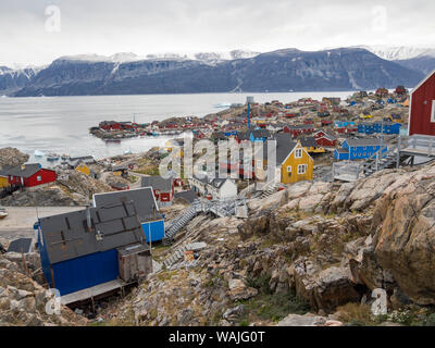 Kleine Stadt von Uummannaq, Nordwesten Grönlands. Stockfoto