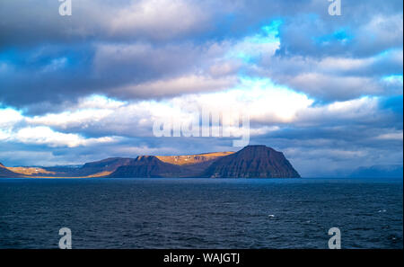 Isafjordur, Island, marine Landschaft der Westfjorde im Bereich in der Nähe des Dorfes Stockfoto