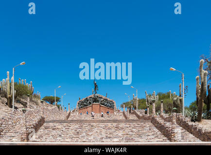 Iconic Monumento a los Heroes de la Independencia, Denkmal zur Erinnerung an die Kämpfe um die Unabhängigkeit. Stadt Humahuaca in den Canyon Quebrada de Humahuaca, aufgeführt als UNESCO-Weltkulturerbe, Argentinien. Stockfoto