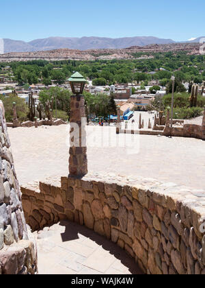 Iconic Monumento a los Heroes de la Independencia, Denkmal zur Erinnerung an die Kämpfe um die Unabhängigkeit. Stadt Humahuaca in den Canyon Quebrada de Humahuaca, aufgeführt als UNESCO-Weltkulturerbe, Argentinien. Stockfoto