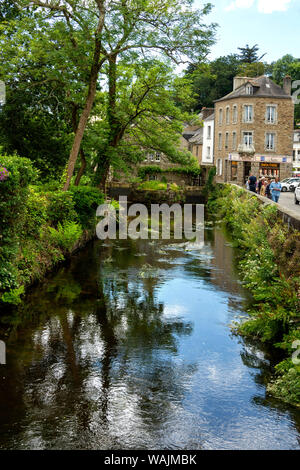 Pont-Aven, Stadtbild mit der Flusses Aven, Stadt Künstler, Finistère, Bretagne, Frankreich Stockfoto