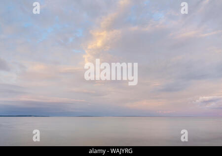 Abendhimmel über Lake Huron, Mackinaw City, Michigan Stockfoto