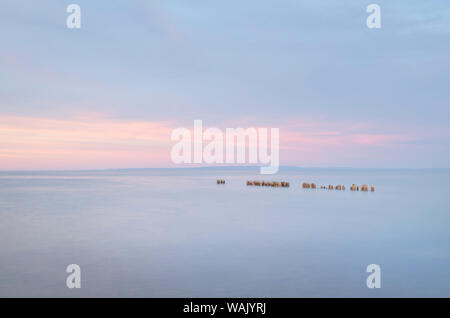 Sonnenuntergang über den Lake Superior von Strand in Whitefish Point der Oberen Halbinsel von Michigan gesehen Stockfoto