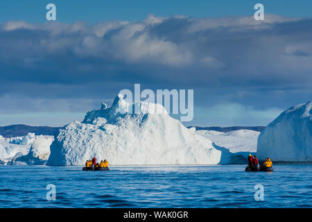 Grönland, Ilulissat. Sternzeichen Kreuzfahrt unter der Eisberge im Eisfjord. Stockfoto