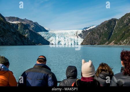 Touristen anzeigen Holgate Gletschers, Harding Icefield, Kenai Fjords National Park, Alaska, USA. (Redaktionelle nur verwenden) Stockfoto