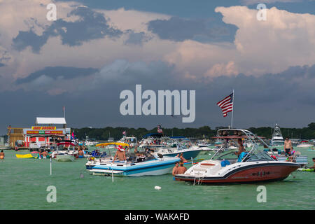 Nautiker und Essen steht schwimmen auf Wasser Billy Schüssel Beine in Fort Walton Beach, Florida zu feiern. Stockfoto