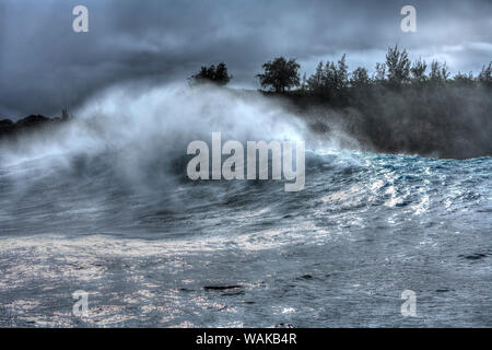 Riesige Welle bricht in der Nähe von 'Jaws' North Shore von Maui, Hawaii, USA Stockfoto