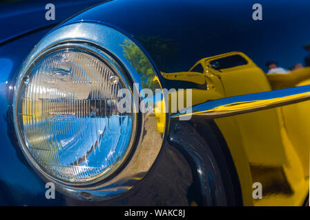 USA, Massachusetts, Cape Ann, Gloucester. Antique Car Reflexionen Stockfoto