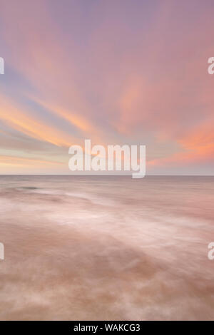 Stürmischen Abend über den Lake Superior, aus Au Sable gesehen. Die dargestellten Felsen National Lakeshore, Michigan Stockfoto