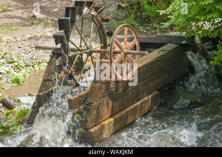 Hells Canyon National Recreation Area, Washington State, USA. Antike Wasserrad in Kirkwood historische Ranch entlang des Snake River. Stockfoto