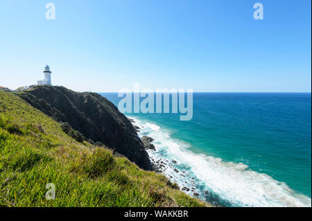 Die zerklüftete Küstenlinie auf der ikonischen arbeiten Leuchtturm am Cape Byron, der östlichste Punkt Australiens entfernt, New South Wales, NSW, Australien Stockfoto