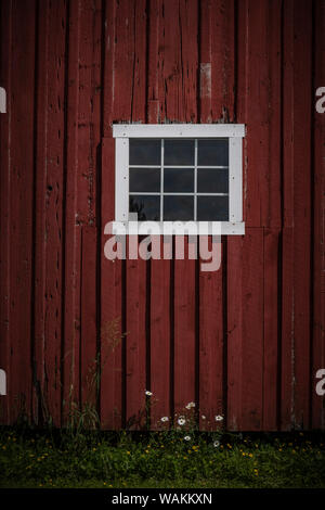 USA, West Virginia, Blackwater Falls State Park. In verwitterten Scheune Fenster. Credit: Jay O'Brien/Jaynes Galerie/DanitaDelimont.com Stockfoto