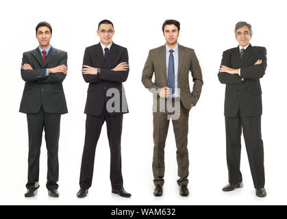 Gruppe von Führungskräften der Wirtschaft zusammenstehen Stockfoto