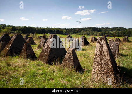 Panzersperren des Westwalls in der Nähe von Schmithof im Süden von Aachen, Nordrhein-Westfalen, Deutschland. Panzersperren des Westwall bei Schmithof im Stockfoto