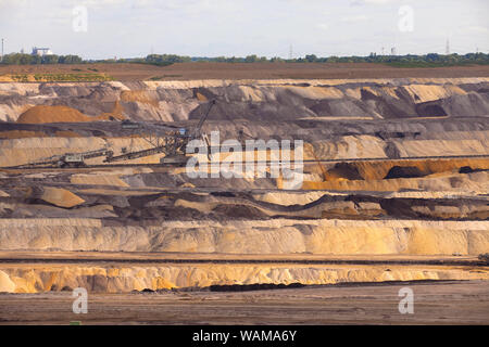 Braunkohle im Tagebau Grube Inden in der Nähe von Jülich, von der RWE Power AG, Nordrhein-Westfalen, Deutschland betrieben. Braunkohletagebau Inden bei Jülich, Betreiber R Stockfoto