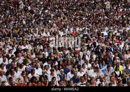 Vatikan. 21 Aug, 2019. Papst Franziskus während der Generalaudienz am Mittwoch in der Aula Paolo VI. im Vatikan. Credit: Evandro Inetti/ZUMA Draht/Alamy leben Nachrichten Stockfoto